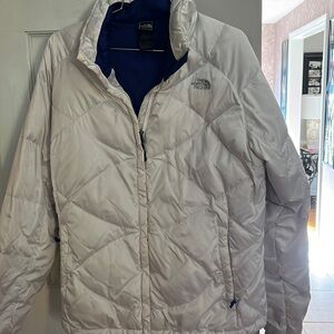 Women’s white zip up north face puffer jacket, size XL